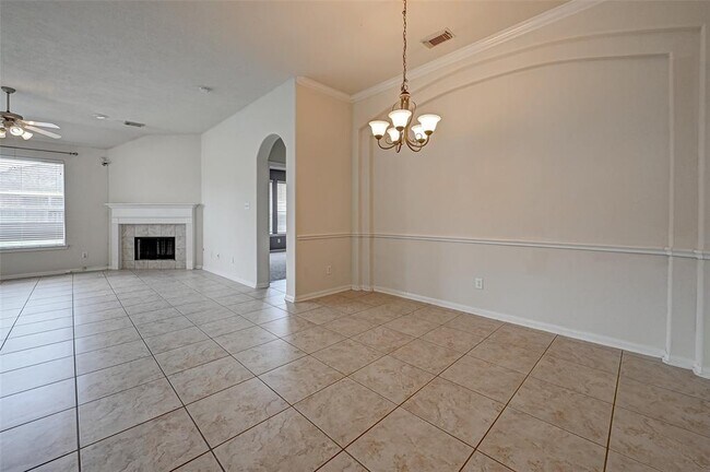 Building Photo - 24707 Dutton Point Dr