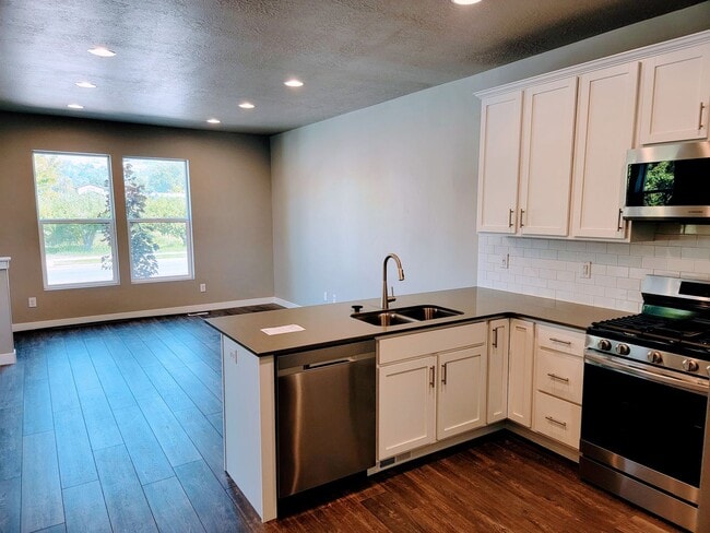 Foto del edificio - Gorgeous Townhome!!!