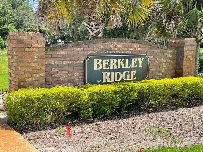 Foto del edificio - 908 Killarney Ln