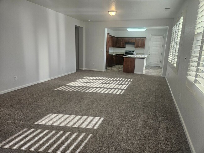 Foto del edificio - GORGEOUS 2009 Home - Just $2,250/month, 3/...