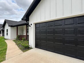 Building Photo - 455 Cedar Hl Lp