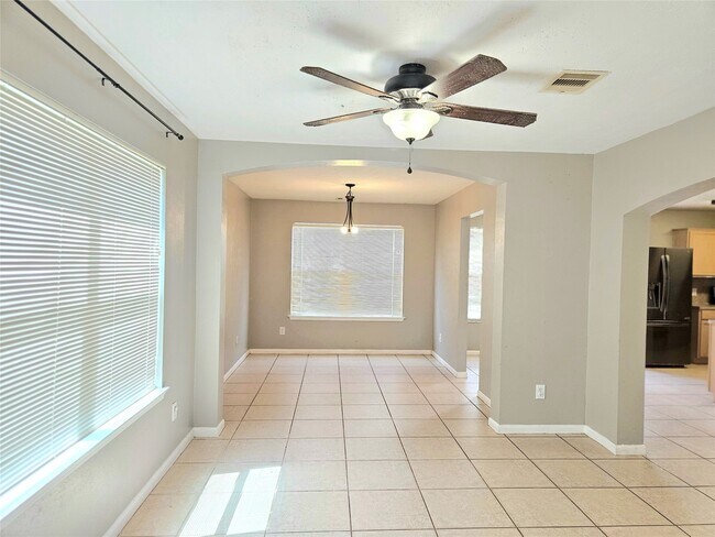 Foto del edificio - 18930 Larkspur Hills Dr