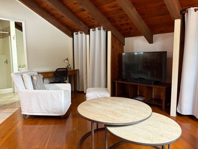 Foto del edificio - 437 Keolu Dr