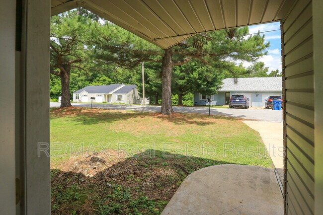 Foto del edificio - 205 White Oak Dr NE