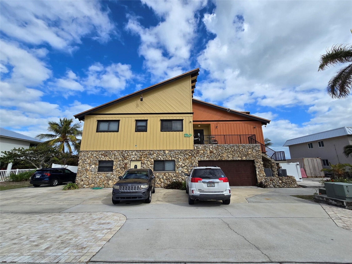 Foto principal - 1136 S Ocean Dr