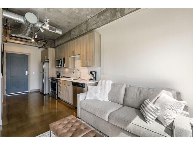 Building Photo - 728 N 3rd St