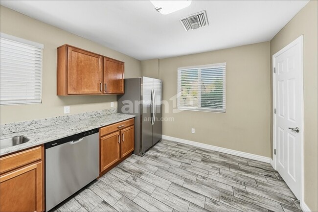 Building Photo - 8933 N Country Cove Tr
