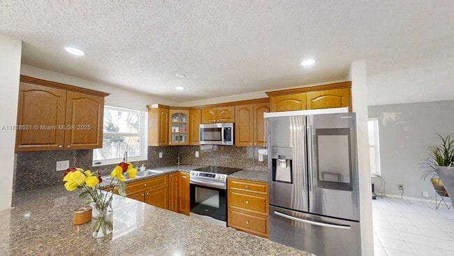 Building Photo - 8422 SW 44th Pl