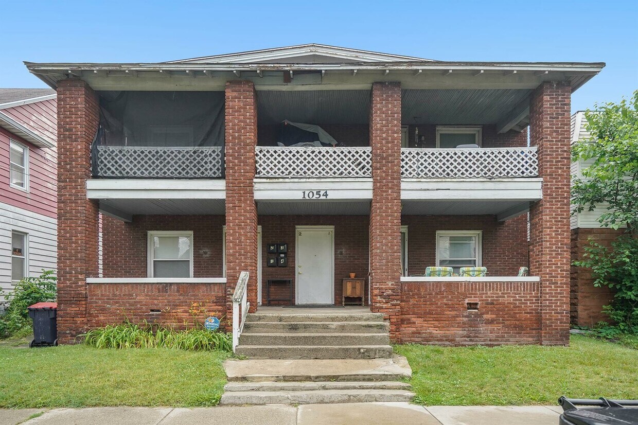 Primary Photo - 1054 Ionia Ave SW