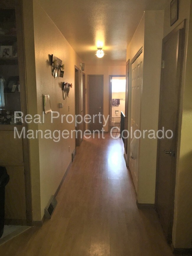 Building Photo - 2503 Taft Ave