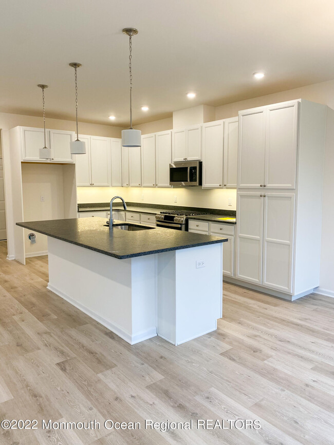 Building Photo - 3453 Glen Oaks Ln