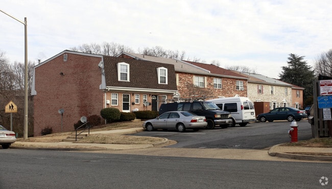 Building Photo - Carydale Village