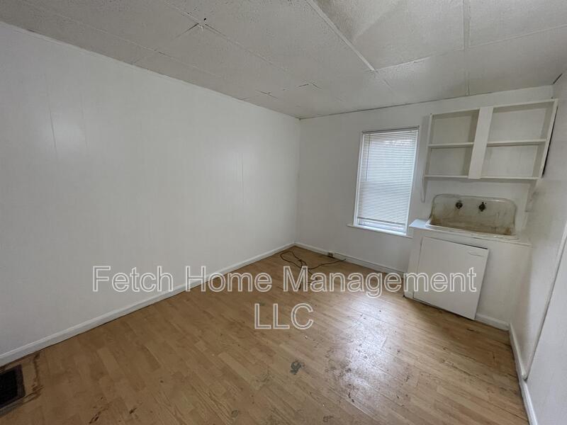 Primary Photo - 405 E Orange St