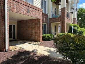 Building Photo - 801 Moratuck Dr