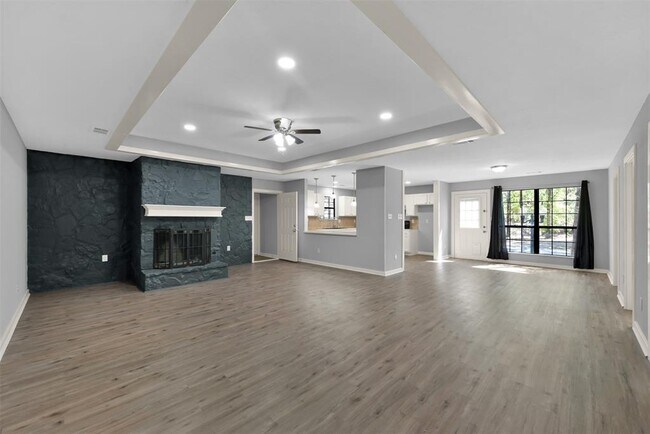 Foto del edificio - 15876 Pecan Dr