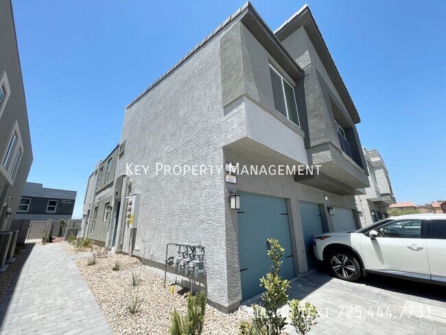 Building Photo - BRAND NEW 2 BED, 2 BATH TOWNHOUSE NEAR NEL...