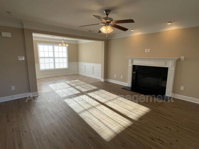 Building Photo - 6324 E McMillan Creek Dr