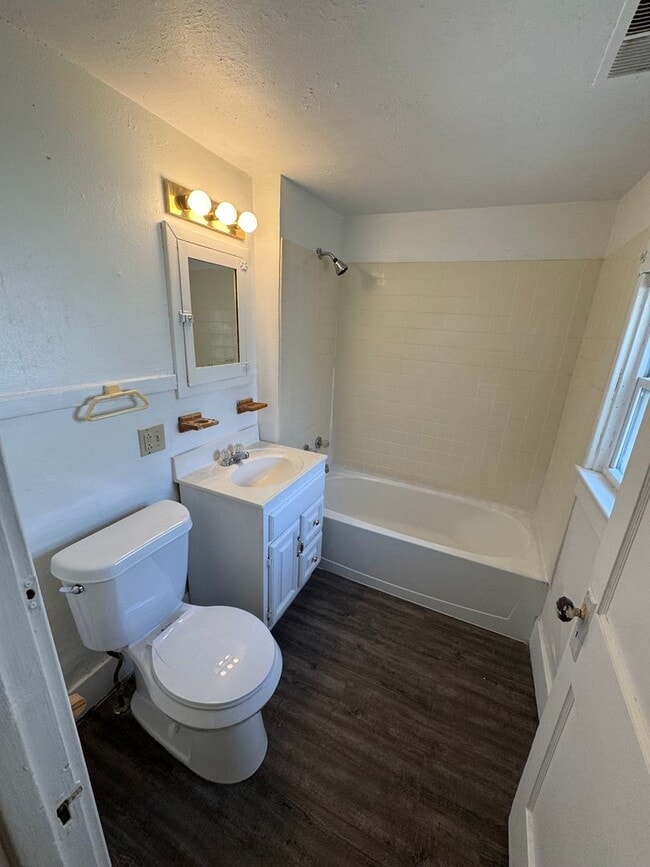 Foto del edificio - 748 Randolph Ln