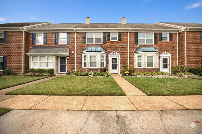Building Photo - 105 Choisy Crescent