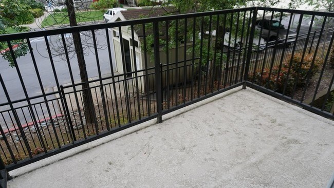 Building Photo - 6500 Hearthstone Cir