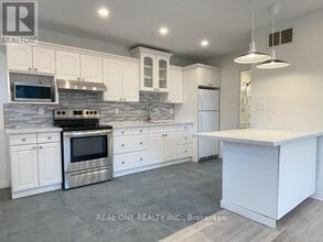 Building Photo - 2116 Mountainside Dr