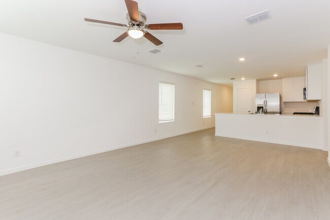 Foto del edificio - 1727 Crossbill St