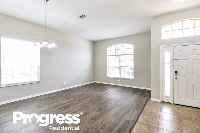 Building Photo - 1128 Vinetree Dr