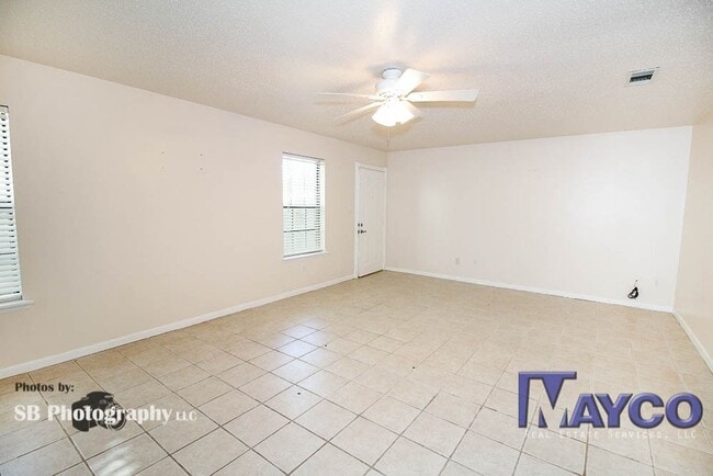 Building Photo - 2 bedroom 1.5 bath house in Bossier!