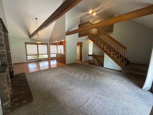 Foto del edificio - Four Bedroom Single Family Home in Forest ...