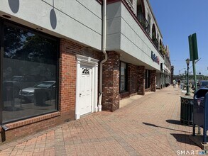 Building Photo - 1022 Main St