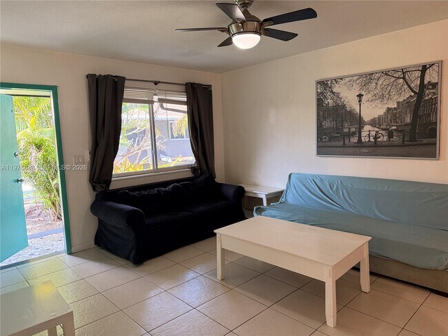 Foto del edificio - 1104 N 17th Ct