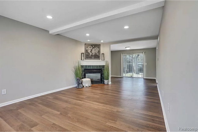 Building Photo - 26756 Franklin Pointe Dr
