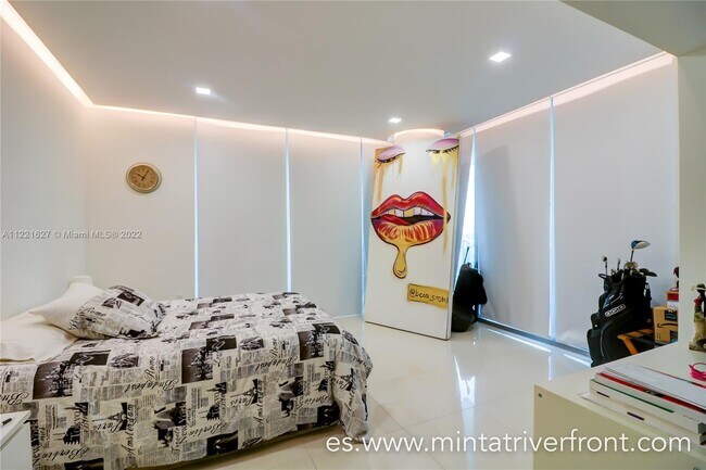Foto del edificio - 92 SW 3rd St