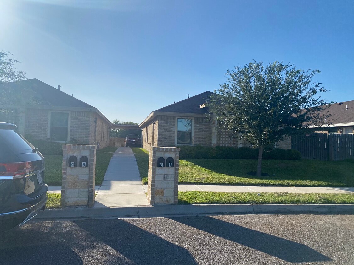 Foto principal - 527 Lotto Ln