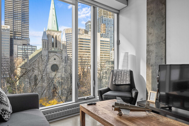 Photo du bâtiment - 456 Rue De la Gauchetière O