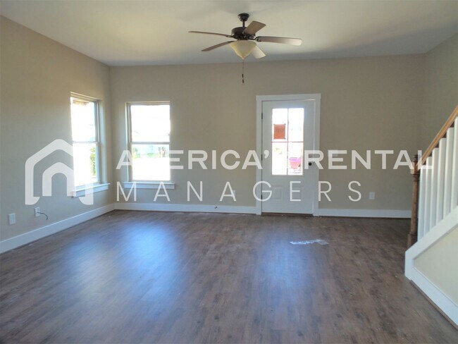 Foto del edificio - 6451 Cheshire Cove Dr