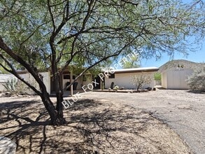 Building Photo - 2781 W Calle Carapan
