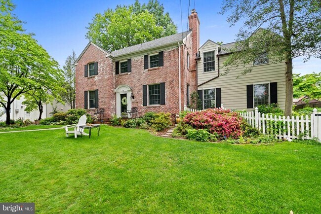 Foto del edificio - 5301 Worthington Dr