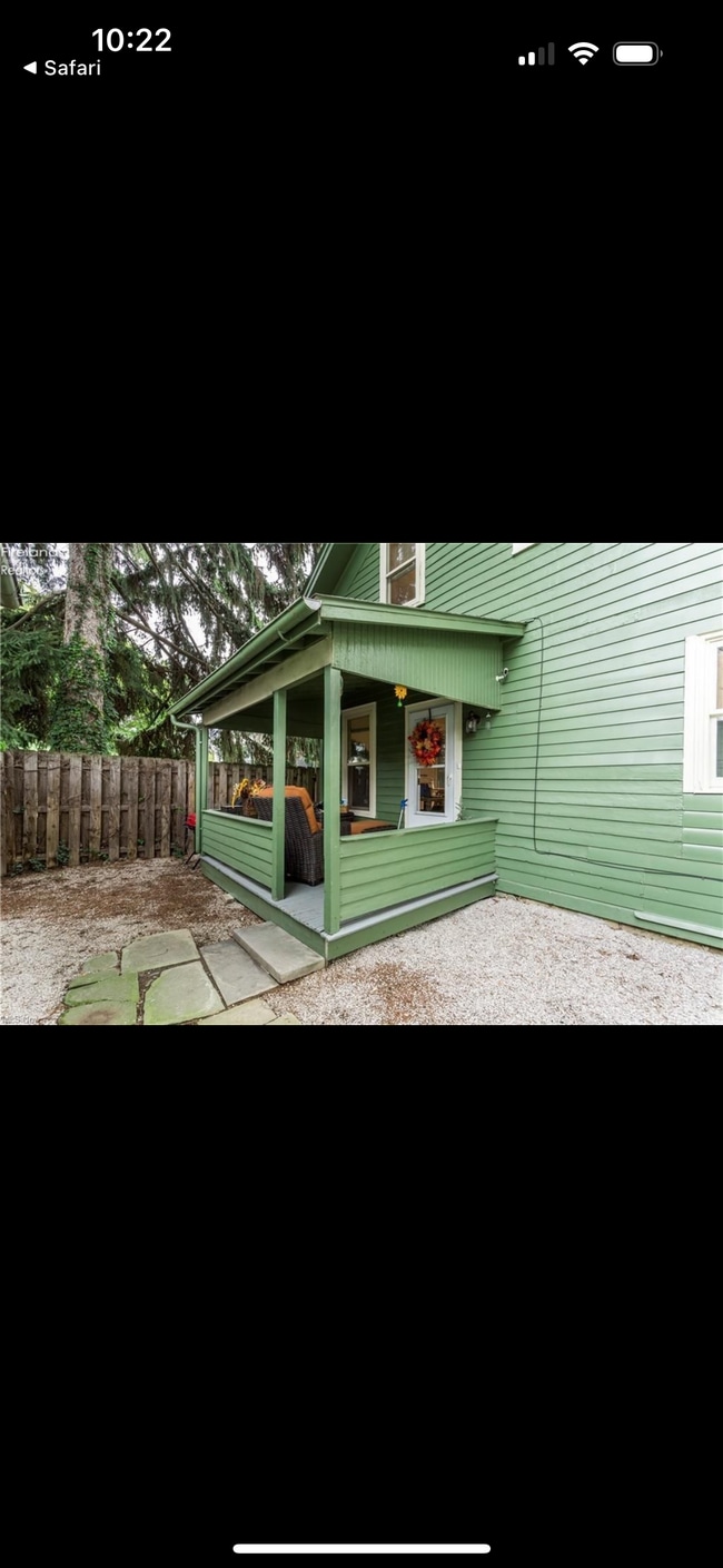Building Photo - 313 Barres Ln