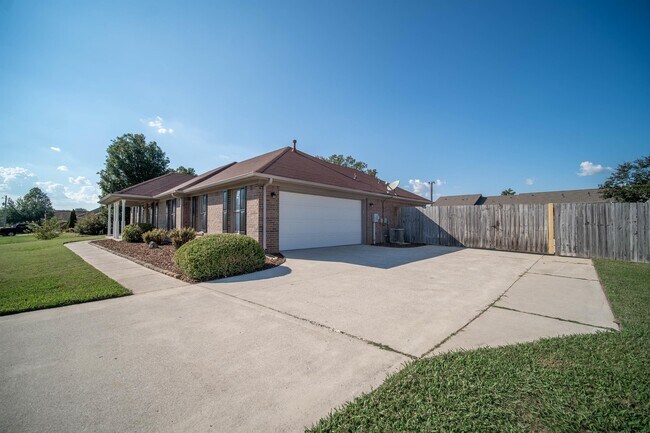 Foto del edificio - 137 Bordeaux Ln