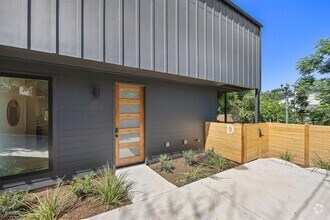 Building Photo - 4014 Clawson Rd