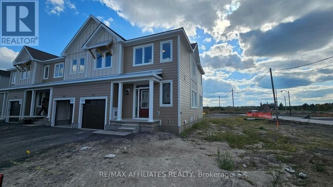 Building Photo - 610 Alopex Row