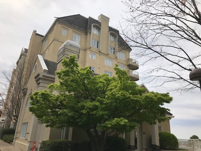 Building Photo - 2600 Arlington Ave S