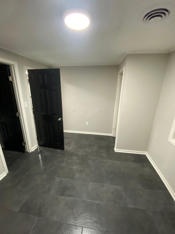 Foto del edificio - 823 Haynes St