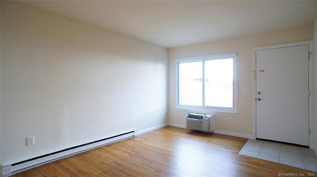 Foto del edificio - 24 Ferris Ave