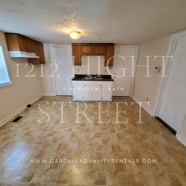 Building Photo - 2 bedroom 1 bath house