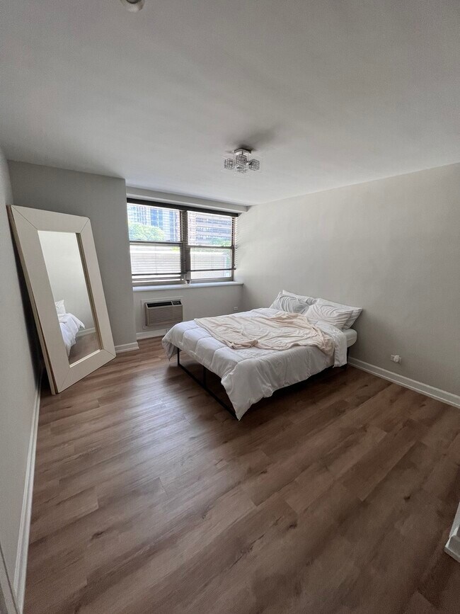 Foto del edificio - 253 E Delaware Pl