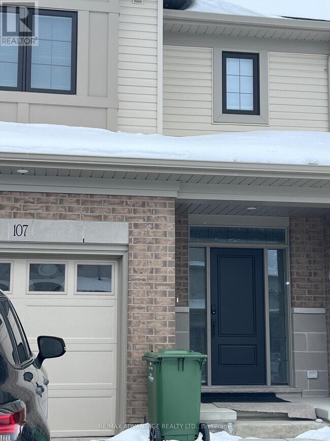 Photo du bâtiment - 107 Cortland Terrace