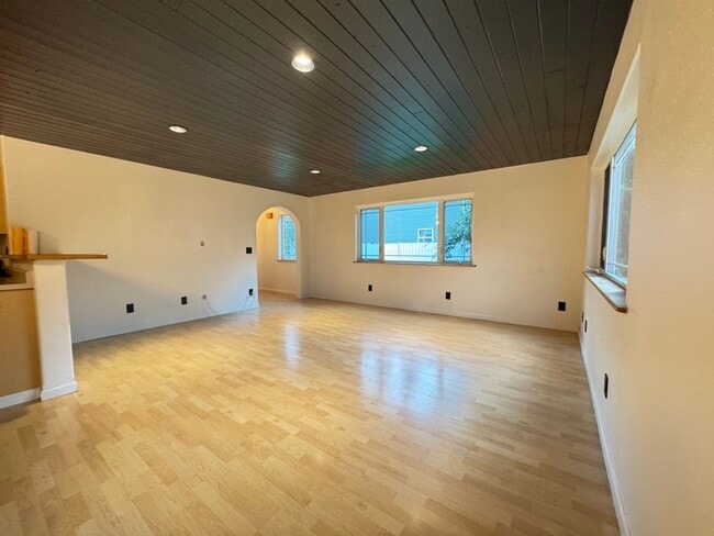 Building Photo - 44 Trinidad Dr