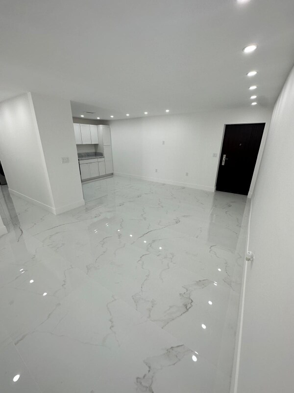 Foto del edificio - 2175 NE 170th St